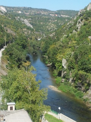 2013-09-26 12.02.50 rivier Vardar na stuwdam.jpg