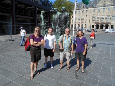 stadhuis op de achtergrond