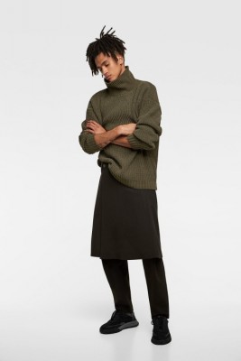 Men skirt 500x750.jpg